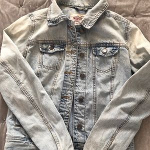 LIKE NEW!! Light wash Jean jacket